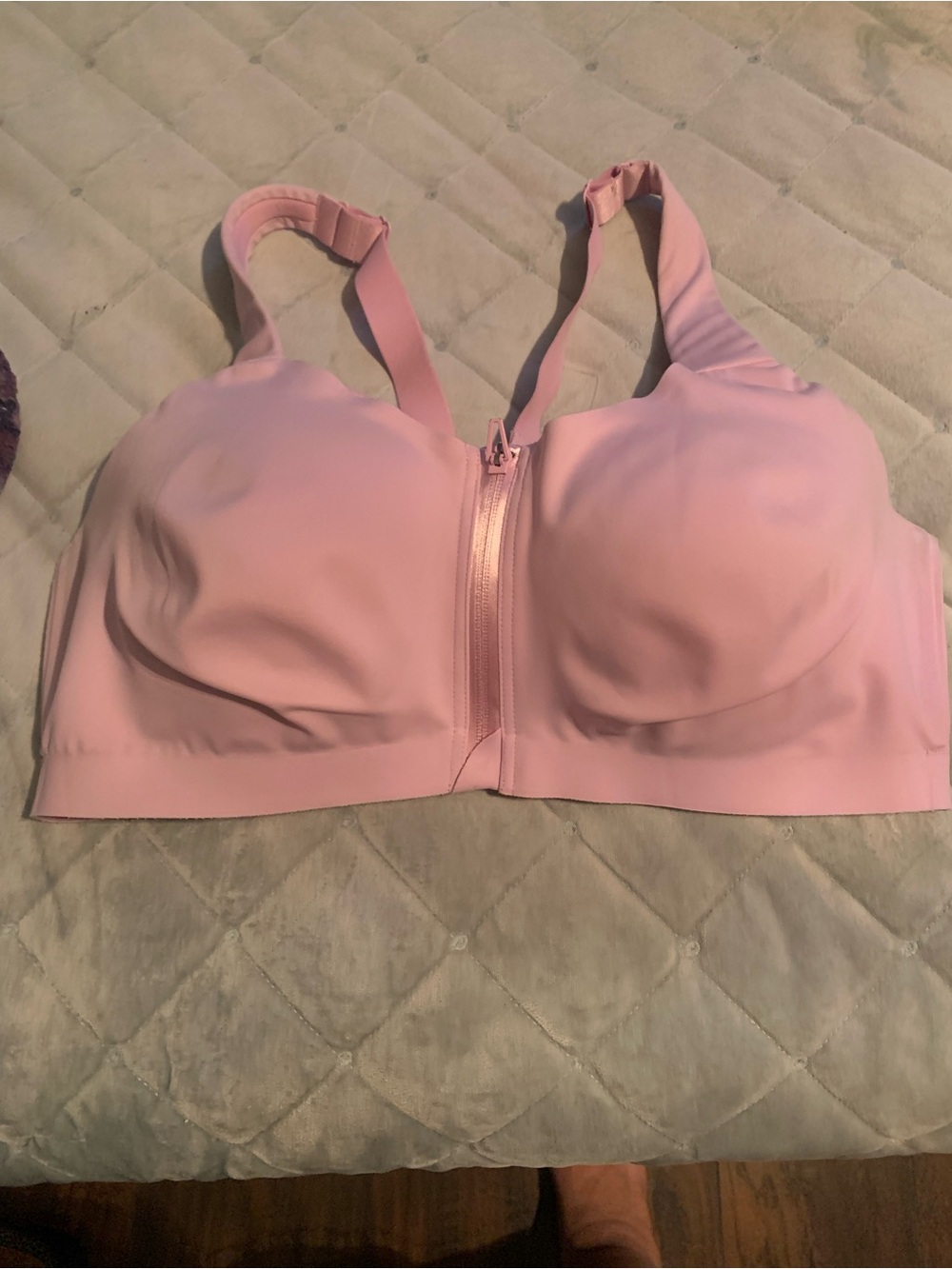 Victoria's Secret knockout Light Pink Front-Zip Molded Comfort Bra